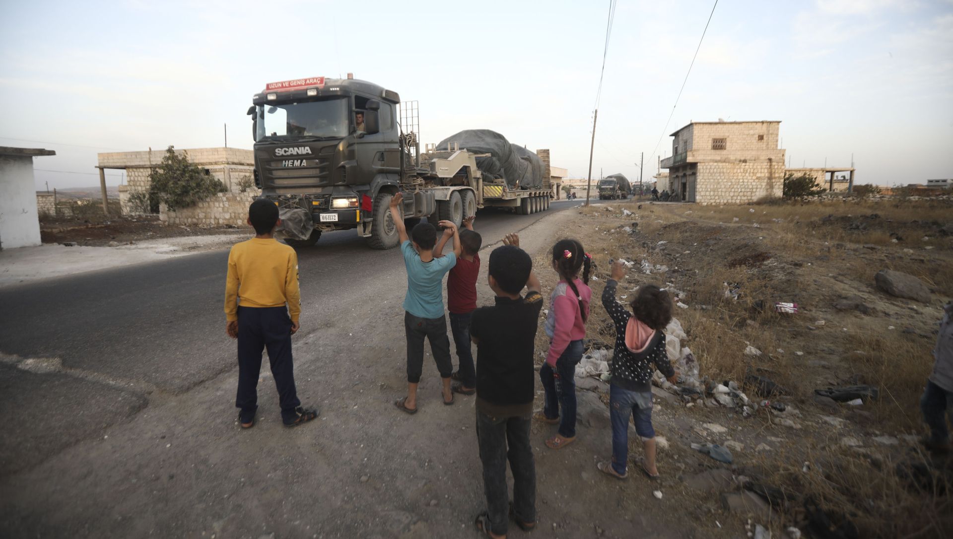 Turkish military convoy drives through the village of Urum al-Jawz, in Idlib province, Syria, Tuesday, Oct. 20, 2020. Turkish military convoy drives through the village of Urum al-Jawz, in Idlib province, Syria, Tuesday, Oct. 20, 2020. - Sputnik International, 1920, 19.03.2021