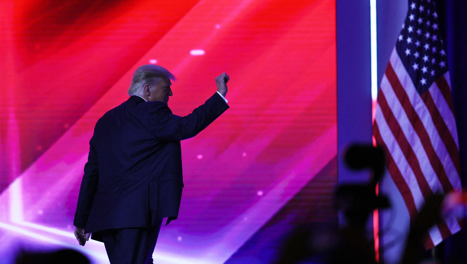 Former President Donald Trump walks off stage after an address to the Conservative Political Action Conference (CPAC) held in the Hyatt Regency on February 28, 2021 in Orlando, Florida. Former President Donald Trump walks off stage after an address to the Conservative Political Action Conference (CPAC) held in the Hyatt Regency on February 28, 2021 in Orlando, Florida. - Sputnik International, 1920, 12.03.2021