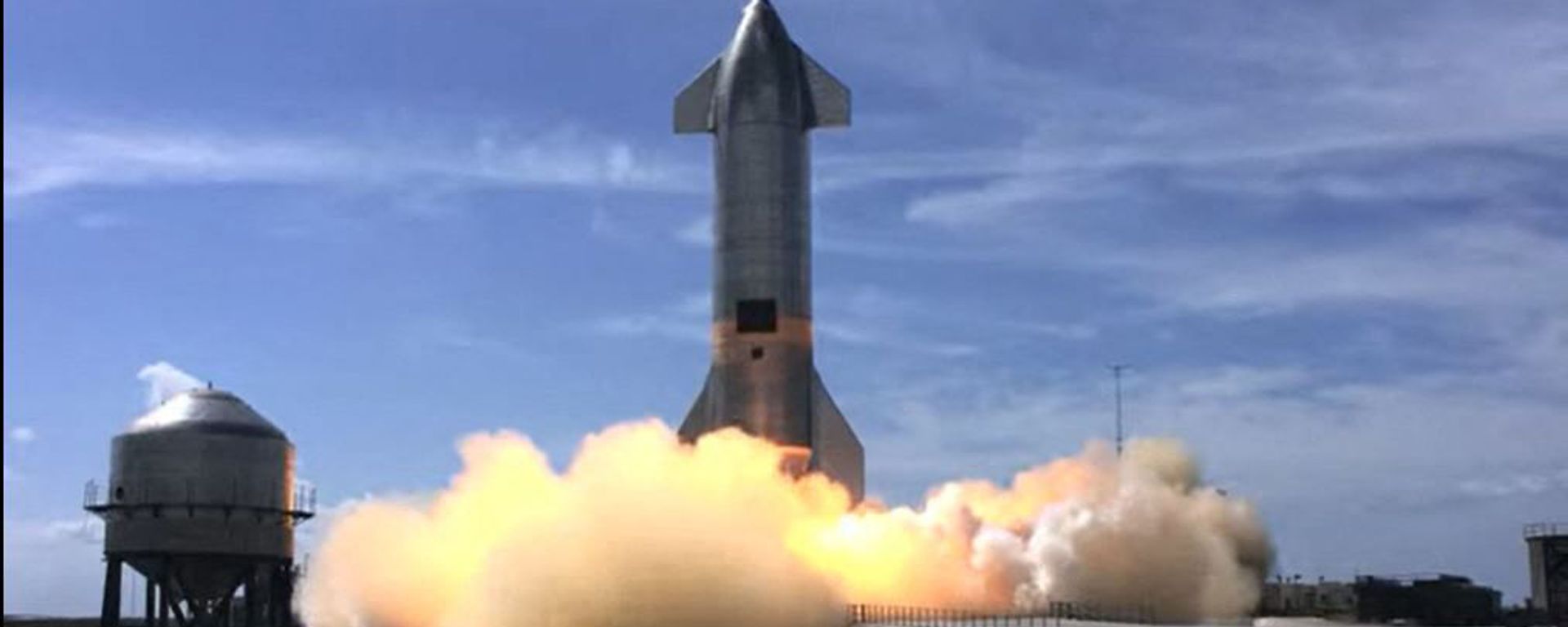 This screengrab made from SpaceX's live webcast shows the Starship SN10 prototype during a test flight after engines were ignited just before the test was aborted at SpaceX's South Texas test facility near Boca Chica Village in Brownsville, Texas, March 3, 2021. - Sputnik International, 1920, 13.11.2023