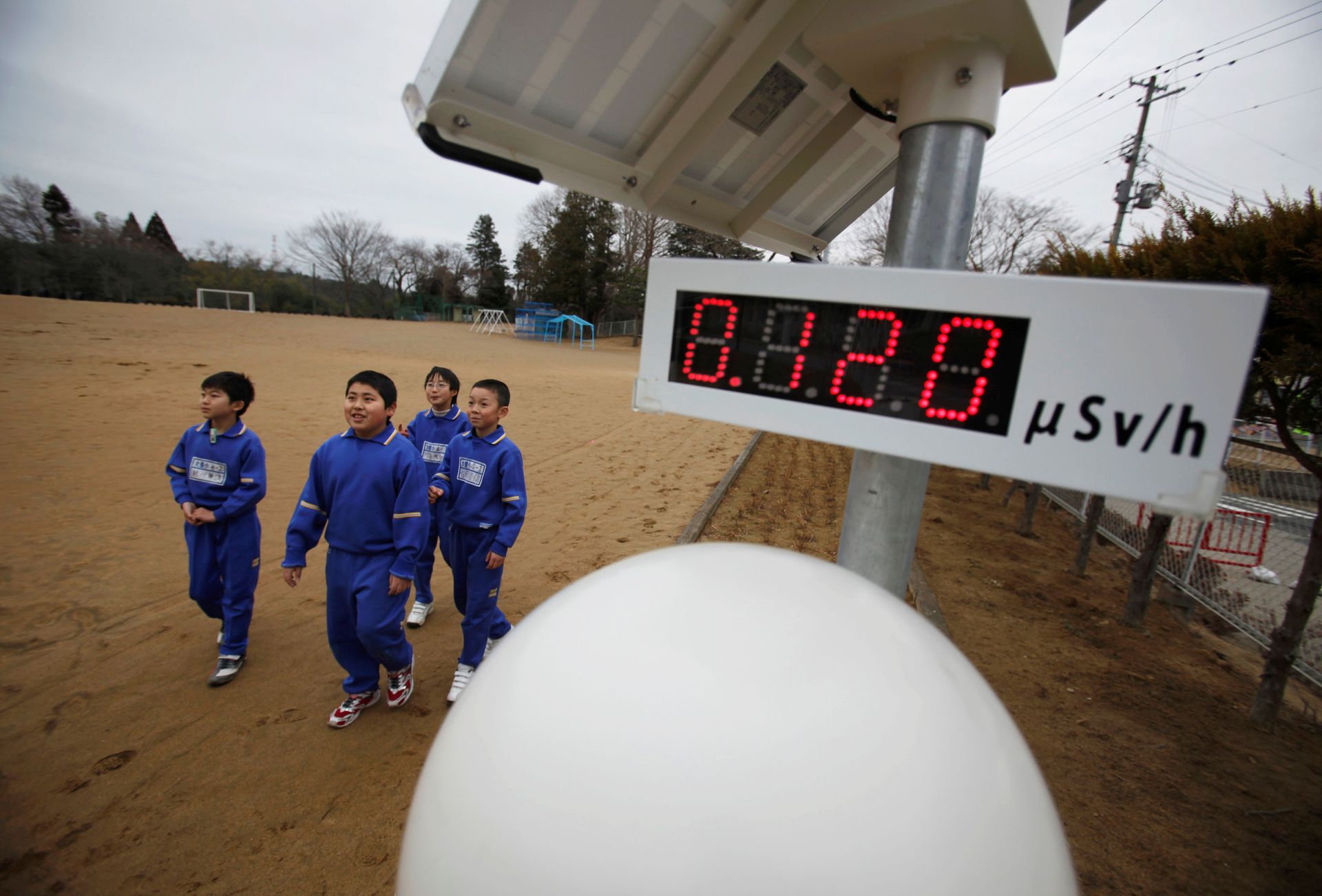 Ten Years After Freak Tsunami Caused Fukushima Disaster, Why Is Japan Sticking With Nuclear Energy?  - Sputnik International, 1920, 11.03.2021