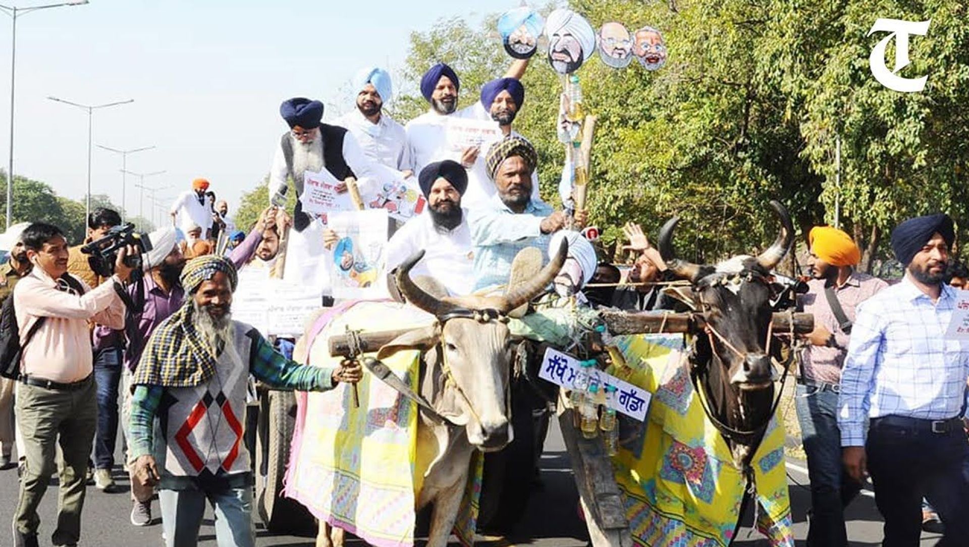 Akali MLAs ride to Punjab Assembly on bullock carts Akali MLAs ride to Punjab Assembly on bullock carts - Sputnik International, 1920, 04.03.2021