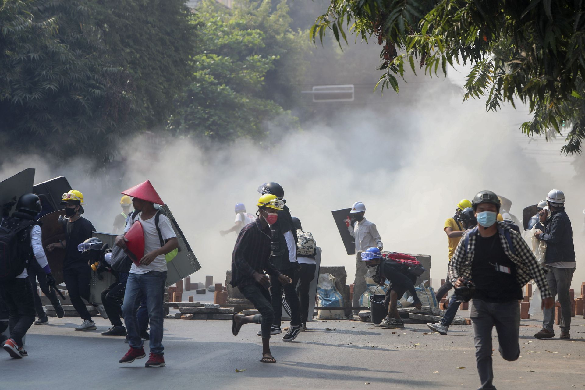 Beijing Expects Myanmar Authorities to Take ‘More Concrete’ Steps to Protect Chinese Companies Beijing Expects Myanmar Authorities to Take ‘More Concrete’ Steps to Protect Chinese Companies - Sputnik International, 1920, 17.03.2021