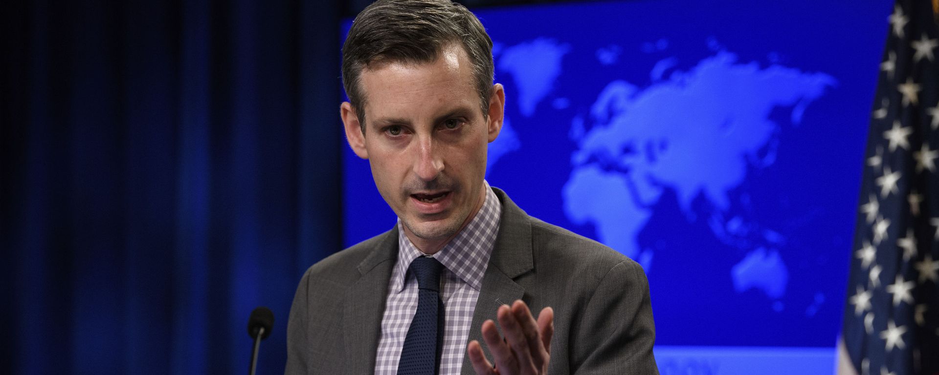 U.S. State Department Spokesman Ned Price speaks during a news briefing at the State Department in Washington, Thursday, Feb. 25, 2021. - Sputnik International, 1920