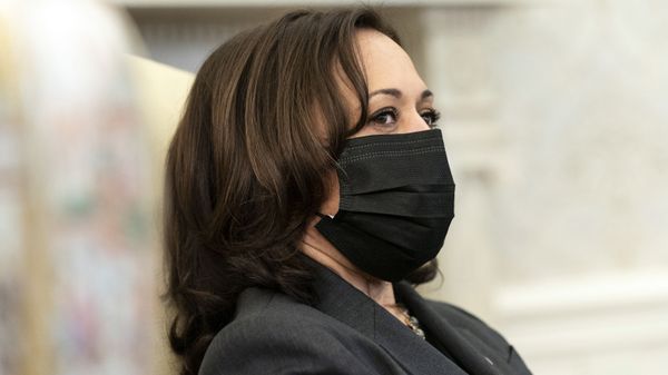 Vice President Kamala Harris listens as President Joe Biden speaks during a meeting about cancer in the Oval Office of the White House, Wednesday, March 3, 2021, in Washington. - Sputnik International