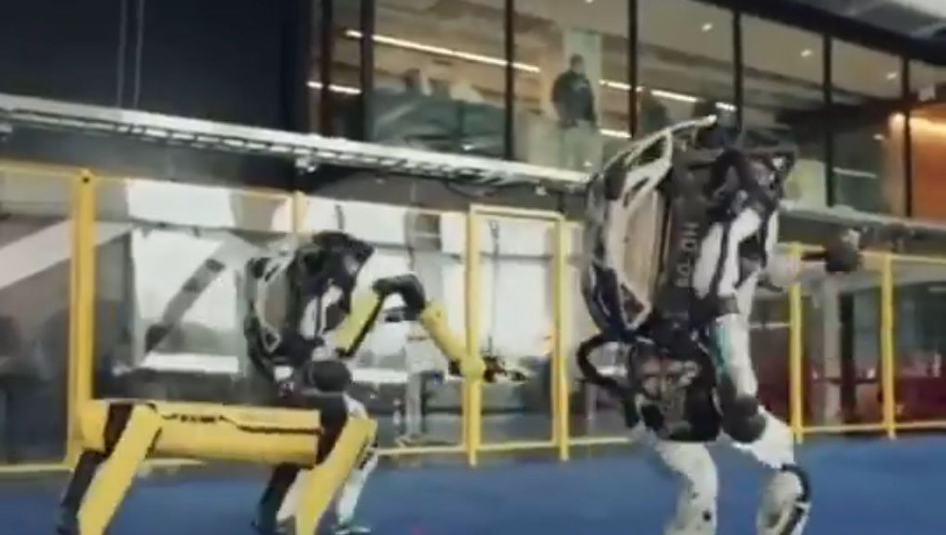 A video clip of three robots – two resembling humans and one designed like a dog – having a good time went viral on social media on Friday in India A video clip of three robots – two resembling humans and one designed like a dog – having a good time went viral on social media on Friday in India - Sputnik International, 1920, 05.03.2021