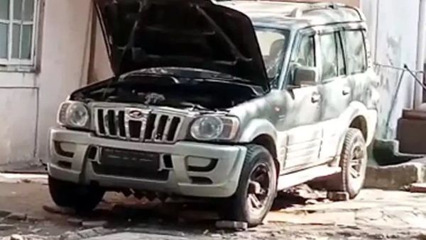 Mansukh Hiren, whose explosives-laden vehicle was found parked near the residence of RIL chairman Mukesh Ambani, was found dead in Thane on Friday. Mansukh Hiren, whose explosives-laden vehicle was found parked near the residence of RIL chairman Mukesh Ambani, was found dead in Thane on Friday. - Sputnik International