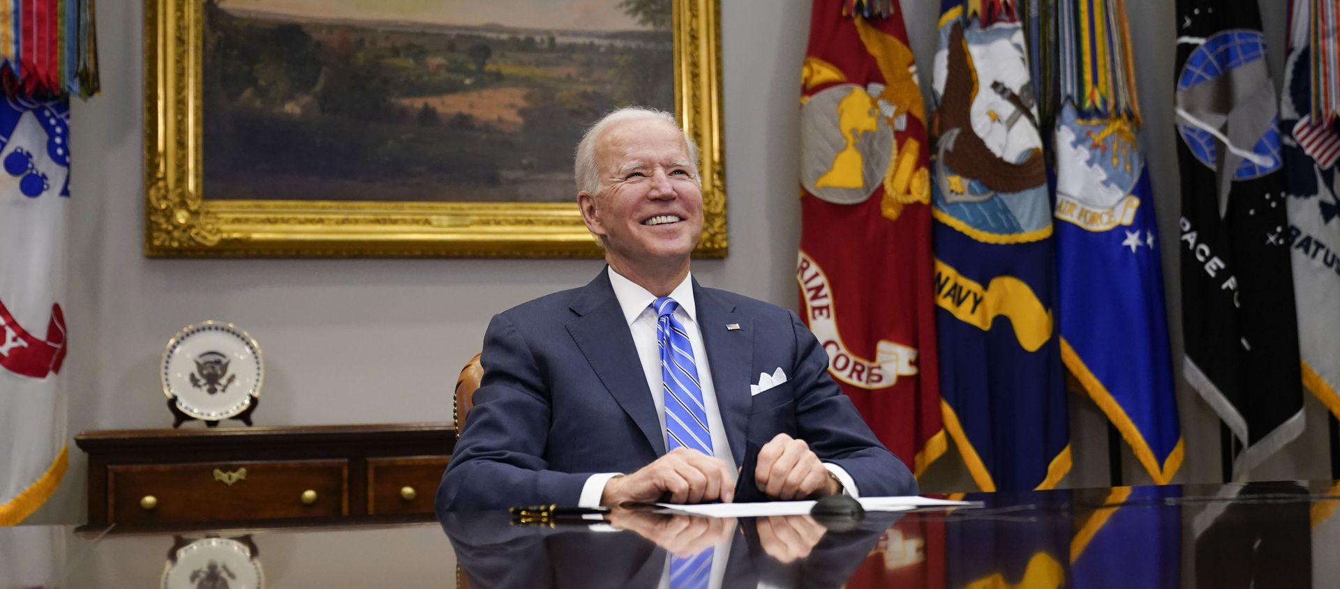 President Joe Biden congratulates NASA's Jet Propulsion Laboratory Mars 2020 Perseverance team for successfully landing on Mars during a virtual call in the Roosevelt Room at the White House, Thursday, March 4, 2021 President Joe Biden congratulates NASA's Jet Propulsion Laboratory Mars 2020 Perseverance team for successfully landing on Mars during a virtual call in the Roosevelt Room at the White House, Thursday, March 4, 2021 - Sputnik International, 1920, 16.03.2021