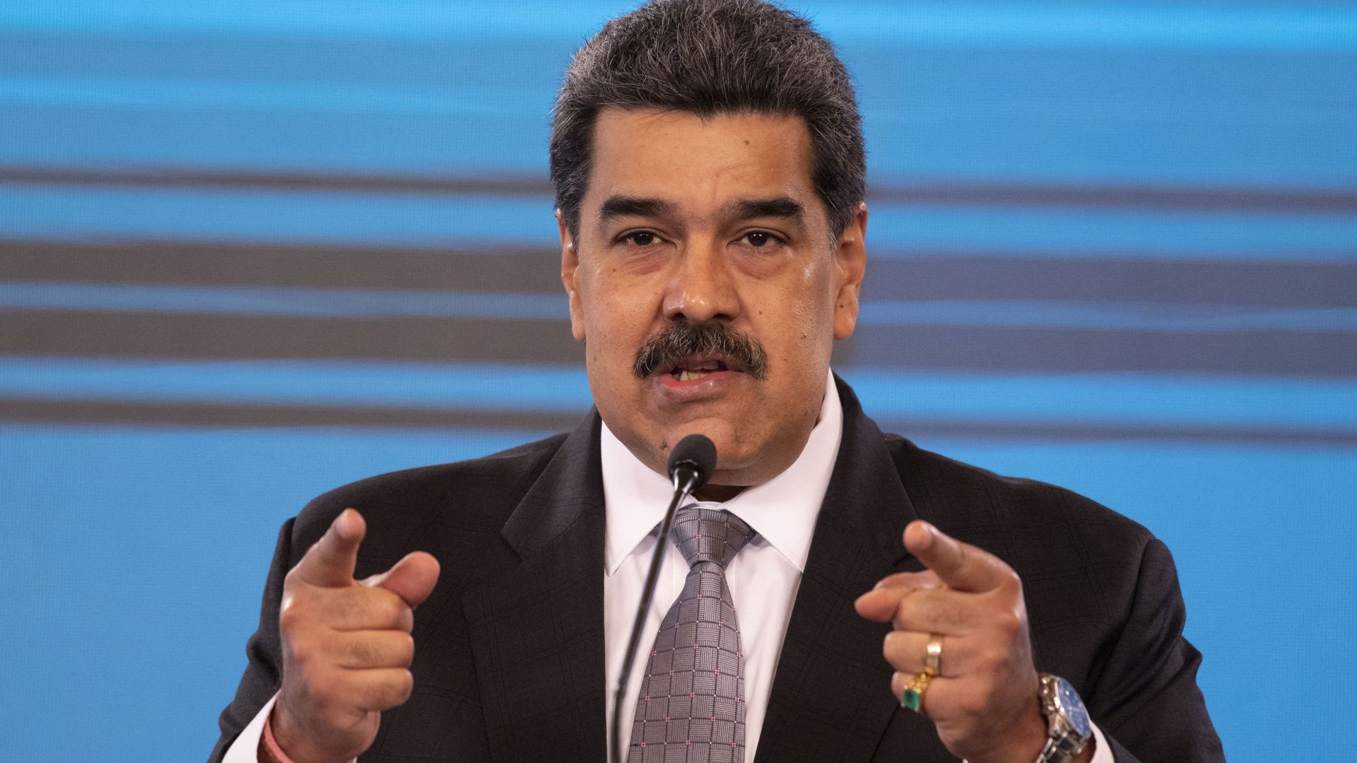 Venezuelan President Nicolas Maduro, gestures while speaking during a press conference at the Miraflores presidential palace in Caracas on February 17, 2021. Venezuelan President Nicolas Maduro, gestures while speaking during a press conference at the Miraflores presidential palace in Caracas on February 17, 2021. - Sputnik International, 1920, 08.03.2021