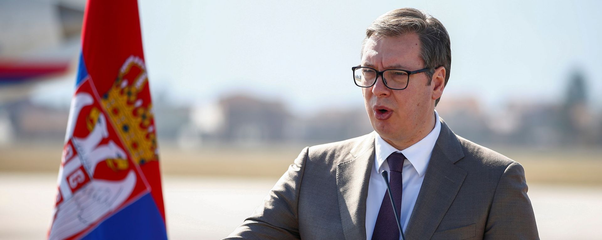 Serbia's president Aleksandar Vucic speaks during a news conference after donating a batch of coronavirus vaccines, at Sarajevo International Airport in Sarajevo, Bosnia and Herzegovina, March 2, 2021  - Sputnik International, 1920, 09.03.2022