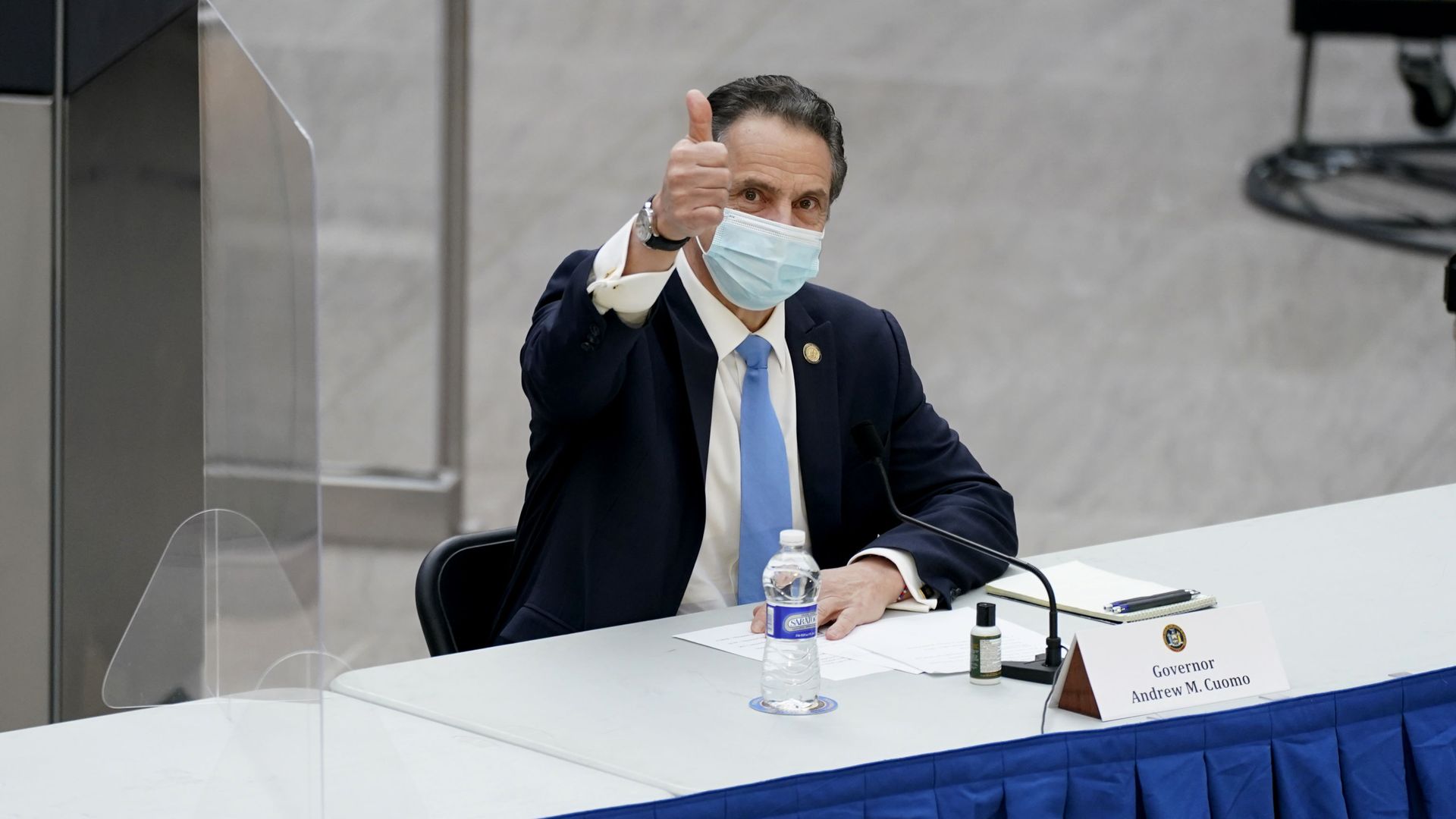 New York Gov. Andrew Cuomo gives a thumbs-up during a ribbon cutting ceremony at the Moynihan Train Hall in New York, Wednesday, Dec. 30, 2020. New York Gov. Andrew Cuomo gives a thumbs-up during a ribbon cutting ceremony at the Moynihan Train Hall in New York, Wednesday, Dec. 30, 2020. - Sputnik International, 1920, 07.03.2021