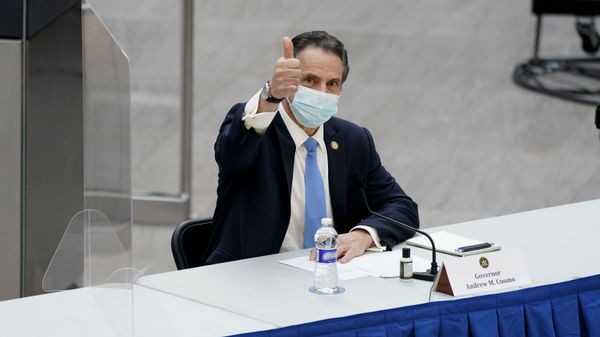 New York Gov. Andrew Cuomo gives a thumbs-up during a ribbon cutting ceremony at the Moynihan Train Hall in New York, Wednesday, Dec. 30, 2020. - Sputnik International