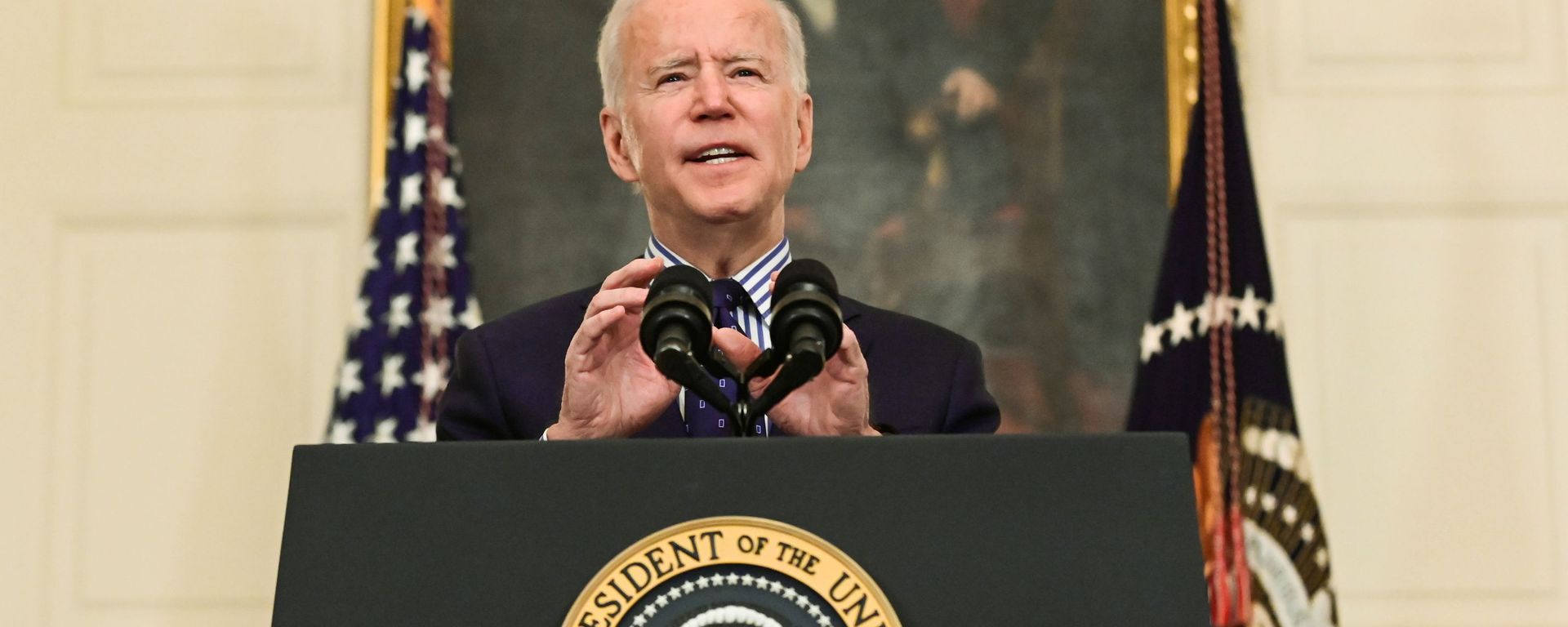 U.S. President Joe Biden makes remarks from the White House after his coronavirus pandemic relief legislation passed in the Senate, in Washington, U.S. March 6, 2021. U.S. President Joe Biden makes remarks from the White House after his coronavirus pandemic relief legislation passed in the Senate, in Washington, U.S. March 6, 2021. - Sputnik International, 1920, 26.11.2021