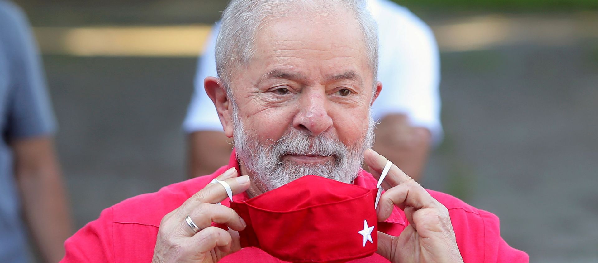 FILE PHOTO: Former Brazil's President Luiz Inacio Lula da Silva puts on a face mask after voting at a polling station during the municipal elections in Sao Bernardo do Campo, Brazil, November 15, 2020. - Sputnik International, 1920, 08.03.2021