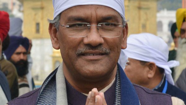 Indian Uttarakhand state Chief Minister Trivendra Singh Rawat (C) pays respect at the Golden Temple in Amritsar on January 20, 2019 Indian Uttarakhand state Chief Minister Trivendra Singh Rawat (C) pays respect at the Golden Temple in Amritsar on January 20, 2019 - Sputnik International