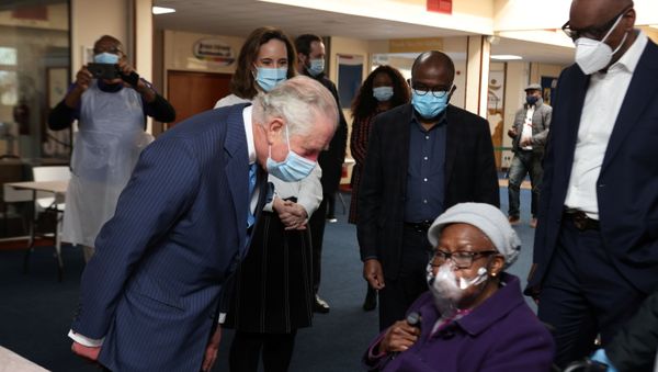 Britain's Prince Charles visits an NHS COVID-19 vaccine pop-up clinic in London - Sputnik International