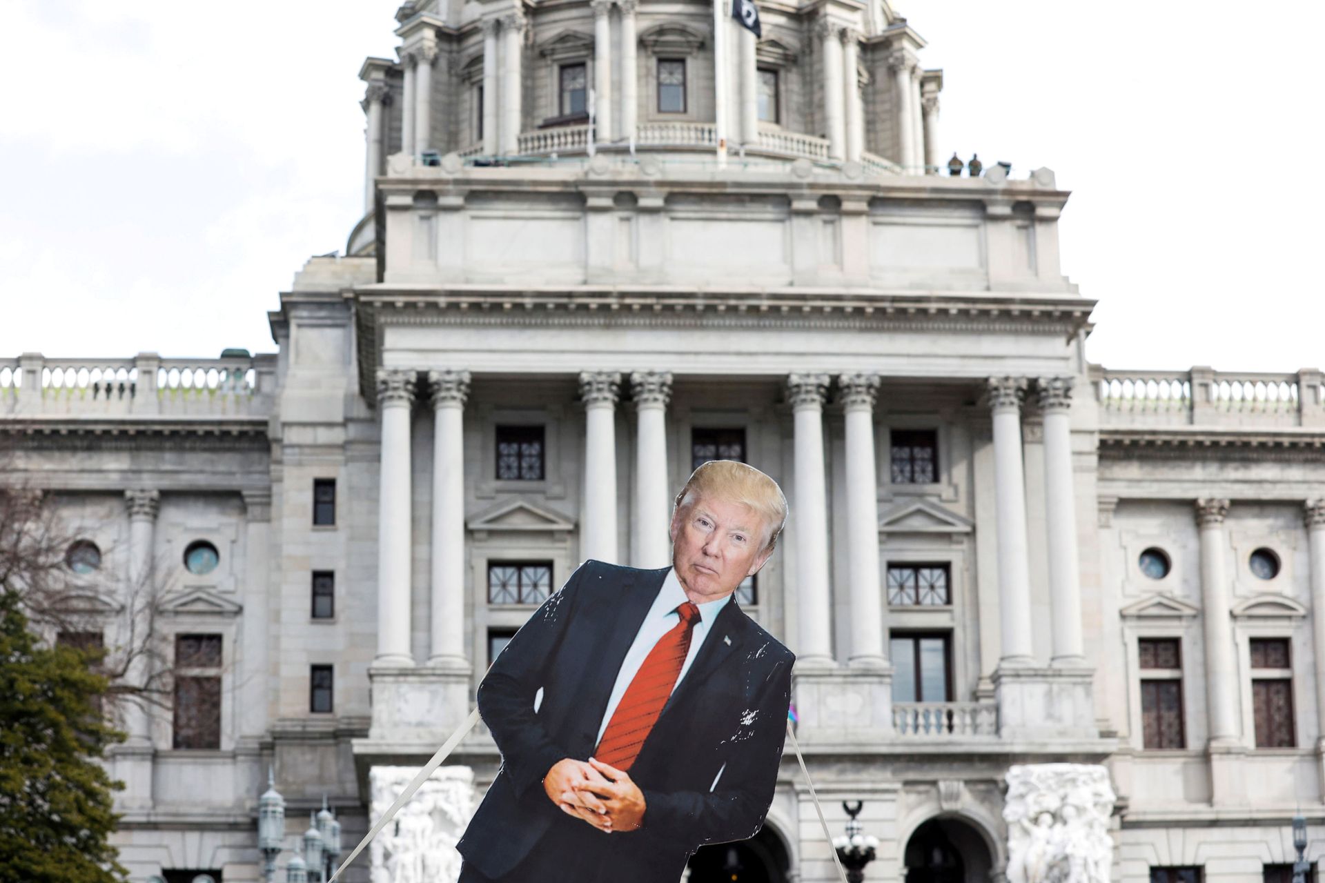 A cardboard cutout depicting U.S. President Donald Trump is seen in front of Pennsylvania State Capitol, as supporters of him are expected to protest against the election of President-elect Joe Biden, outside the Pennsylvania State Capitol in Harrisburg, Pennsylvania, U.S. January 17, 2021 A cardboard cutout depicting U.S. President Donald Trump is seen in front of Pennsylvania State Capitol, as supporters of him are expected to protest against the election of President-elect Joe Biden, outside the Pennsylvania State Capitol in Harrisburg, Pennsylvania, U.S. January 17, 2021 - Sputnik International, 1920, 07.09.2021