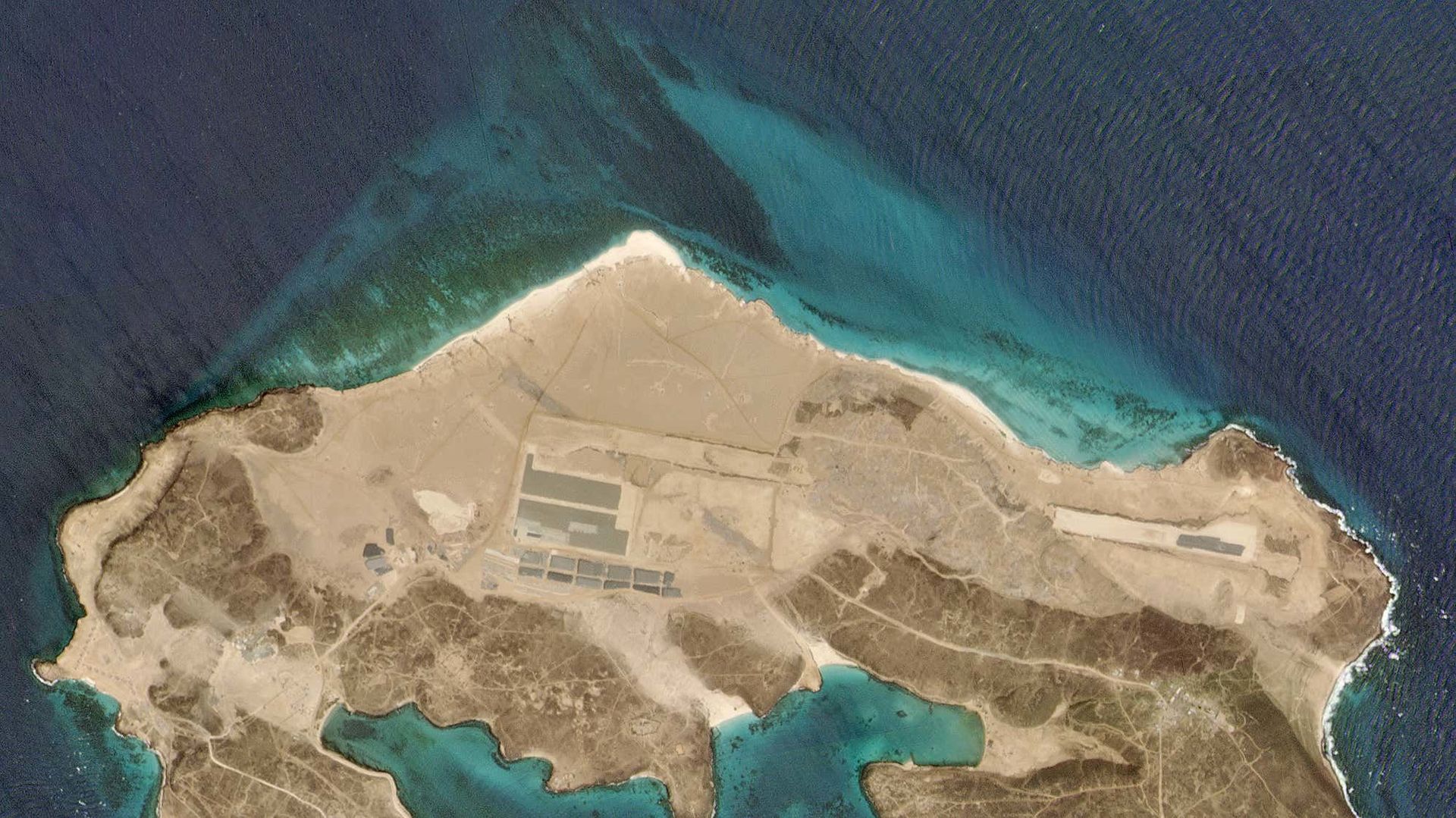 Photos: Mysterious Airfield Construction Spotted on Yemeni Island Formerly Controlled by UAE Photos: Mysterious Airfield Construction Spotted on Yemeni Island Formerly Controlled by UAE - Sputnik International, 1920, 10.03.2021