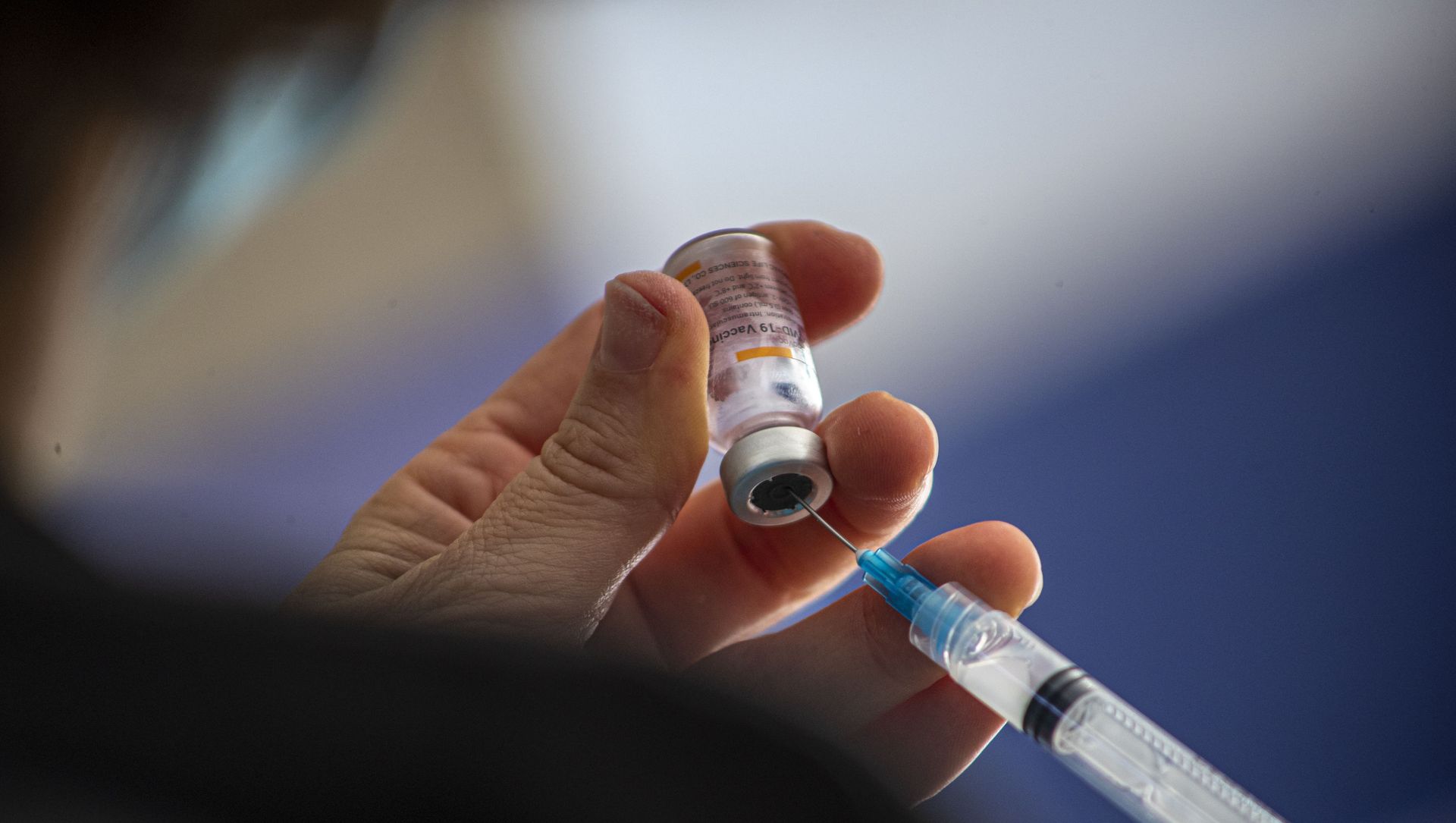 A healthcare worker prepares a dose of the Sinovac COVID-19 vaccine at the Carmela Carvajal public school in Santiago, Chile, Wednesday, March 10, 2021 A healthcare worker prepares a dose of the Sinovac COVID-19 vaccine at the Carmela Carvajal public school in Santiago, Chile, Wednesday, March 10, 2021 - Sputnik International, 1920, 17.03.2021