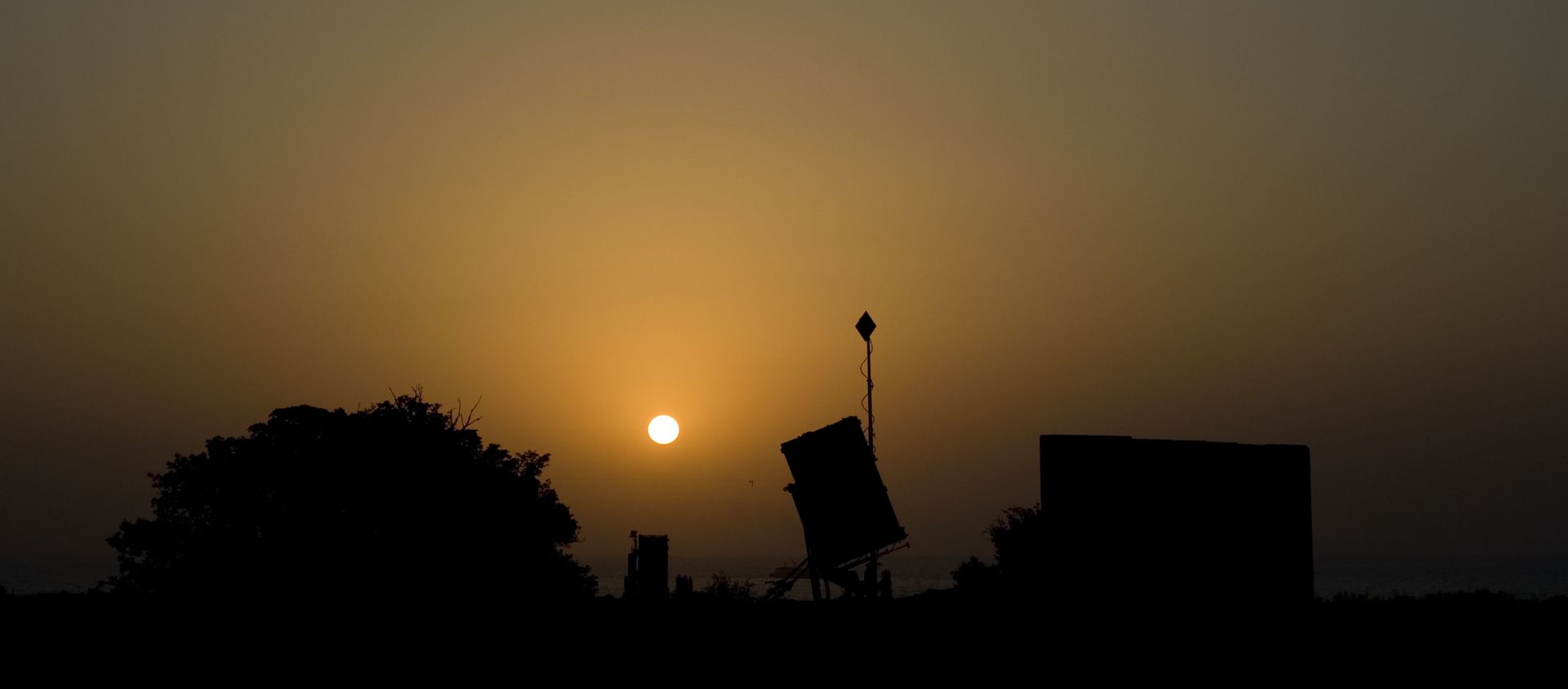 A view of the Iron Dome missile defense system deployed in Ashkelon, southern Israel, Sunday, April 10, 2011. On Thursday, Israel first used a new system designed to intercept incoming rockets. The system, Iron Dome, has now successfully shot down eight projectiles aimed at Israeli cities, the military said, though Israeli officials say it cannot provide a complete defense. - Sputnik International, 1920, 22.04.2021