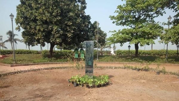 The approximately 12-foot metallic column was placed exactly at the centre of the park and was cordoned off with multiple bags of saplings - Sputnik International