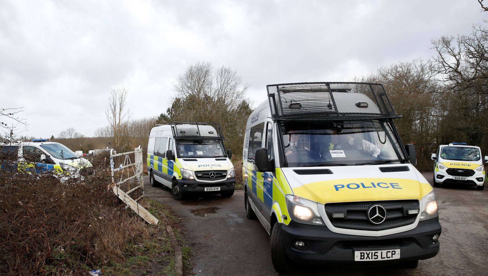 Police vehicles are seen at the Great Chart Golf & Leisure Country Club, as the investigation into the disappearance of Sarah Everard continues, in Ashford, Britain, March 11, 2021 Police vehicles are seen at the Great Chart Golf & Leisure Country Club, as the investigation into the disappearance of Sarah Everard continues, in Ashford, Britain, March 11, 2021 - Sputnik International, 1920, 12.03.2021