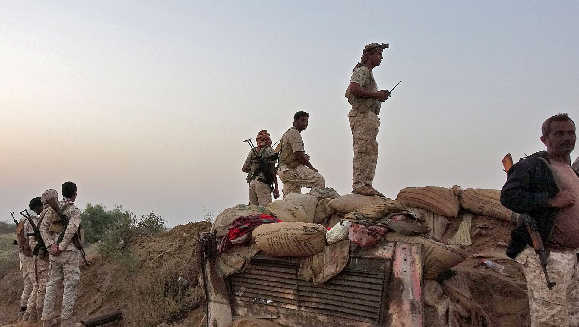 Forces loyal to Yemen's Saudi-backed government enter the Abs district of the northwestern Hajjah province on March 11, 2021. Forces loyal to Yemen's Saudi-backed government enter the Abs district of the northwestern Hajjah province on March 11, 2021. - Sputnik International, 1920, 22.03.2021
