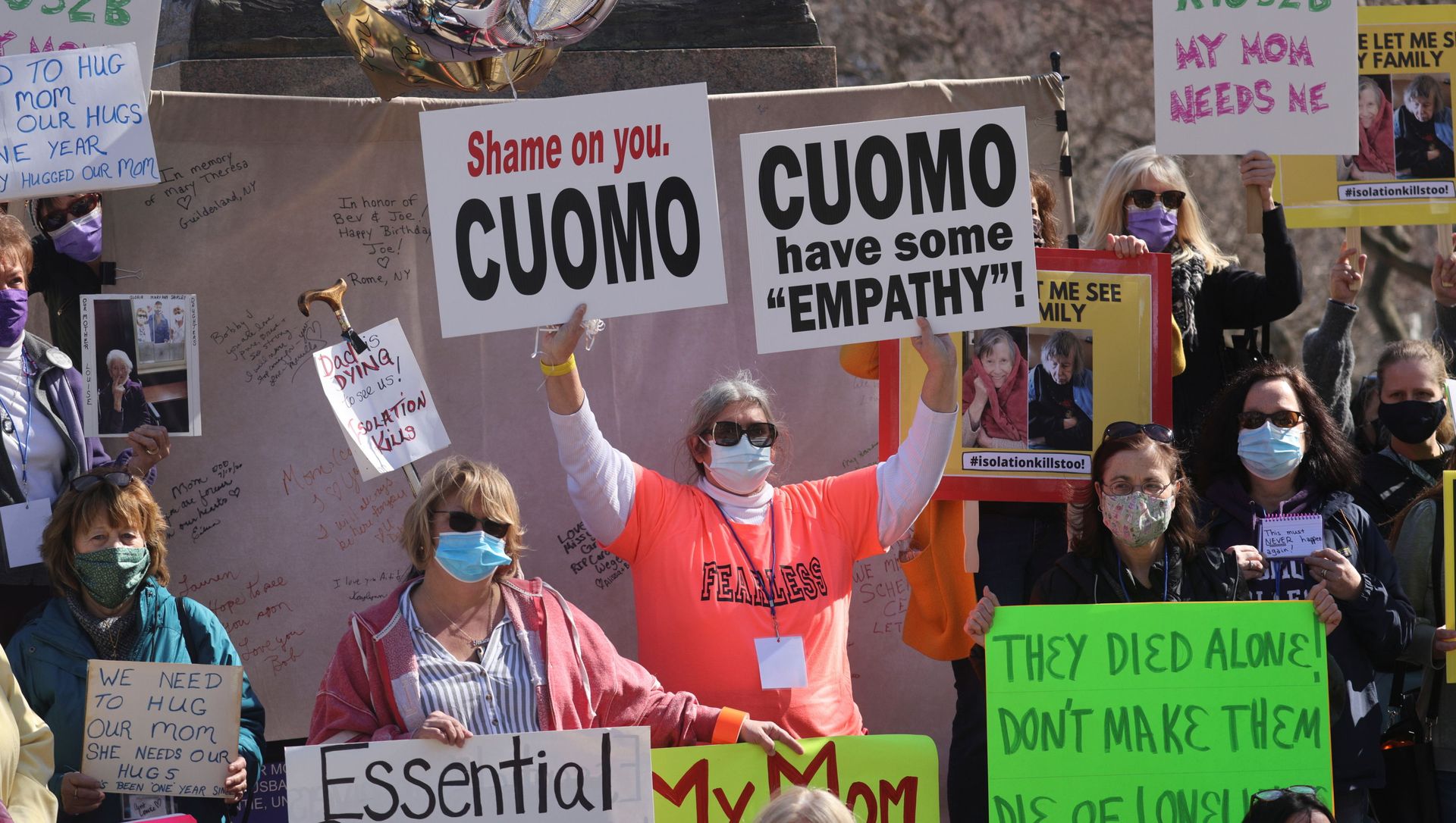 Protestors gather outside the New York State Capitol, following allegations that New York Governor Andrew Cuomo had sexually harassed young women, in Albany, New York, U.S., March 12, 2021 Protestors gather outside the New York State Capitol, following allegations that New York Governor Andrew Cuomo had sexually harassed young women, in Albany, New York, U.S., March 12, 2021 - Sputnik International, 1920, 12.03.2021