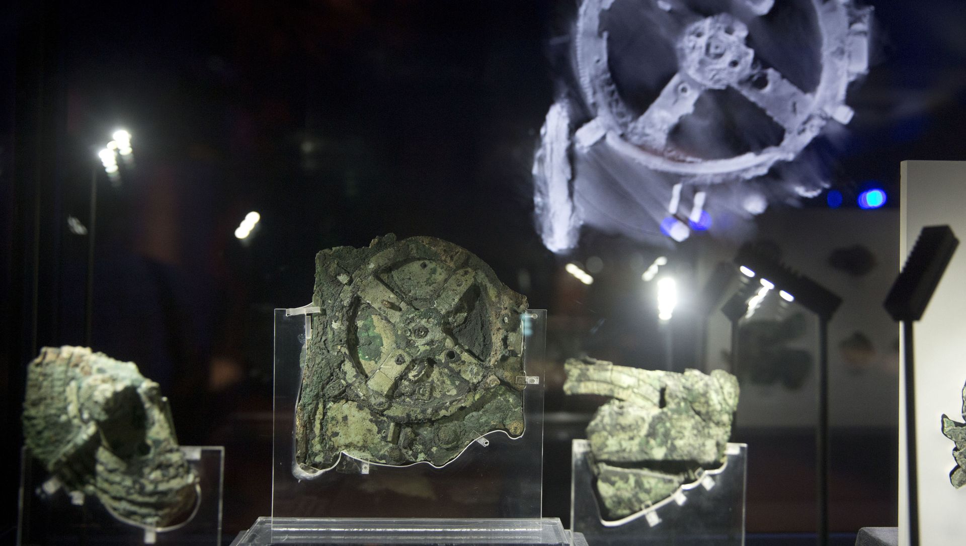 Fragments of the 2,100-year-old Antikythera Mechanism, believed to be the earliest surviving mechanical computing device, is displayed at the National Archaeological Museum, in Athens, Thursday, June 9 , 2016. Fragments of the 2,100-year-old Antikythera Mechanism, believed to be the earliest surviving mechanical computing device, is displayed at the National Archaeological Museum, in Athens, Thursday, June 9 , 2016. - Sputnik International, 1920, 13.03.2021