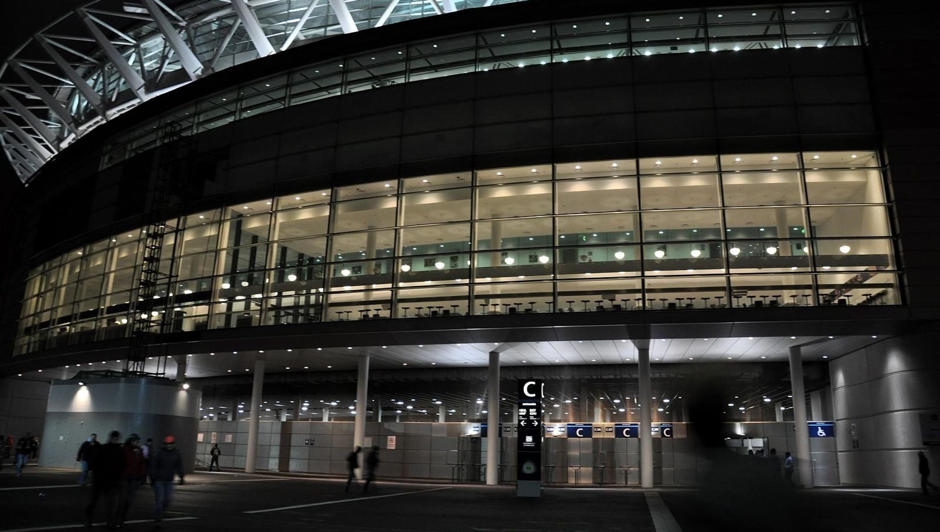Outside Wembley Stadium Outside Wembley Stadium - Sputnik International, 1920, 18.06.2021
