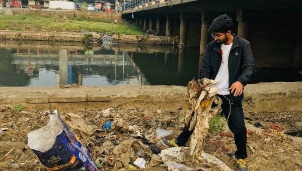  25yo Vivek Gurav, a.k.a PlogMan, is waking up pre-dawn for 7 years to clean streets in Pune - Sputnik International