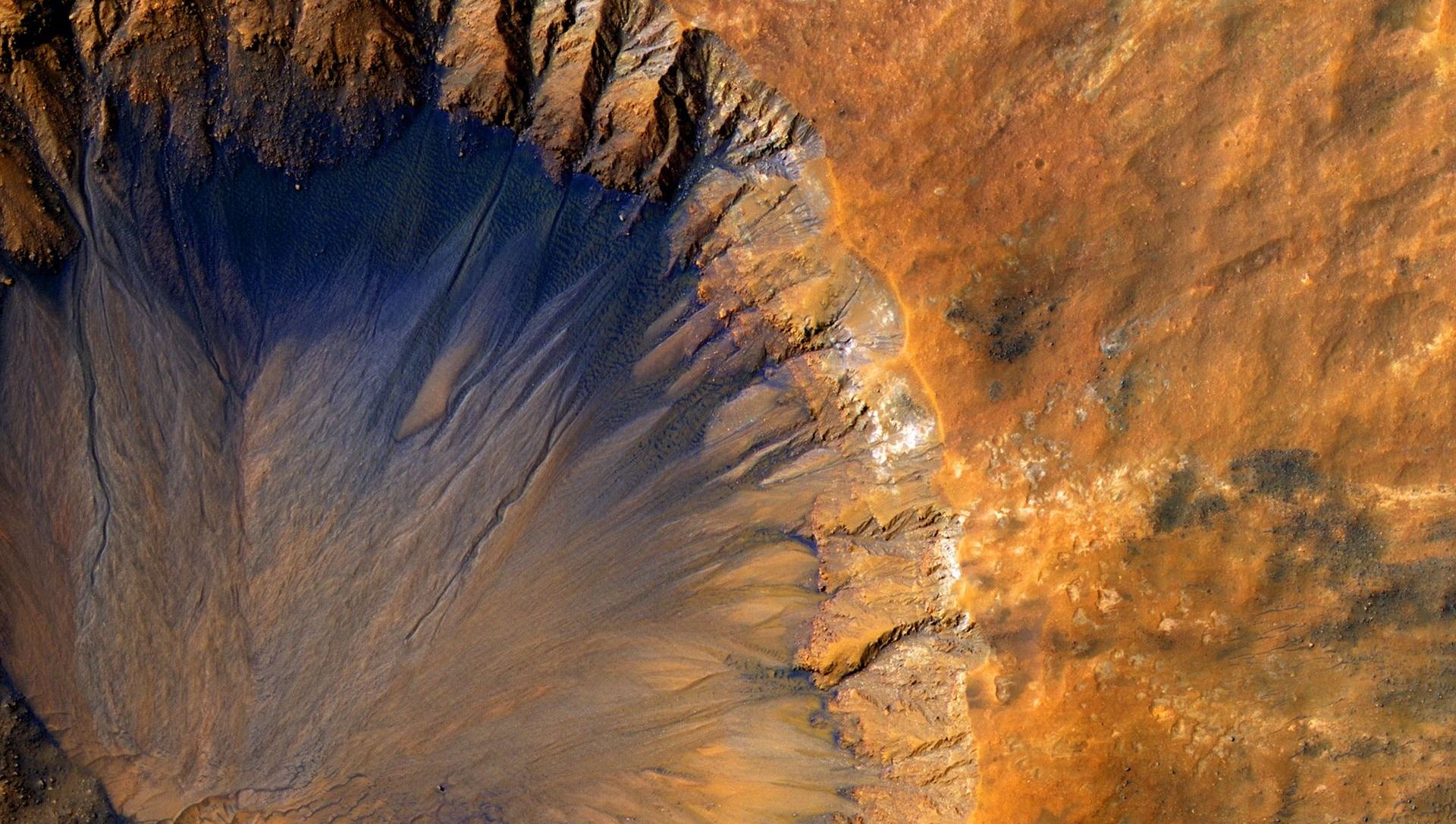 A crater A crater - Sputnik International, 1920, 15.03.2021