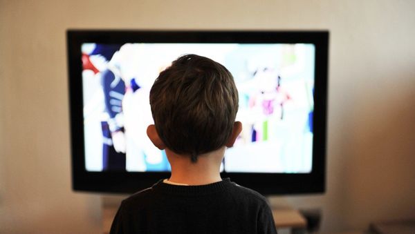 A child watching TV - Sputnik International