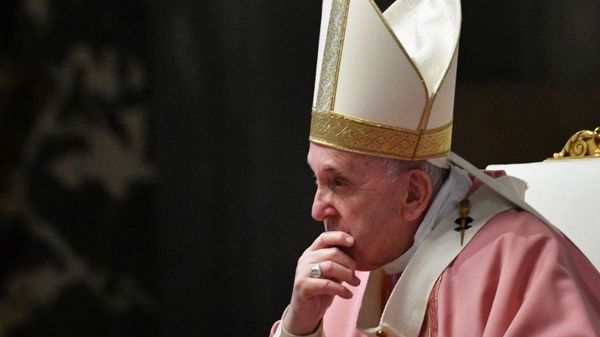 Pope Francis listens to Philippine Cardinal Luis Antonio Tagle (not pictured) during a mass to mark 500 years of Christianity in the Philippines, in St. Peter's Basilica at the Vatican, March 14, 2021 - Sputnik International