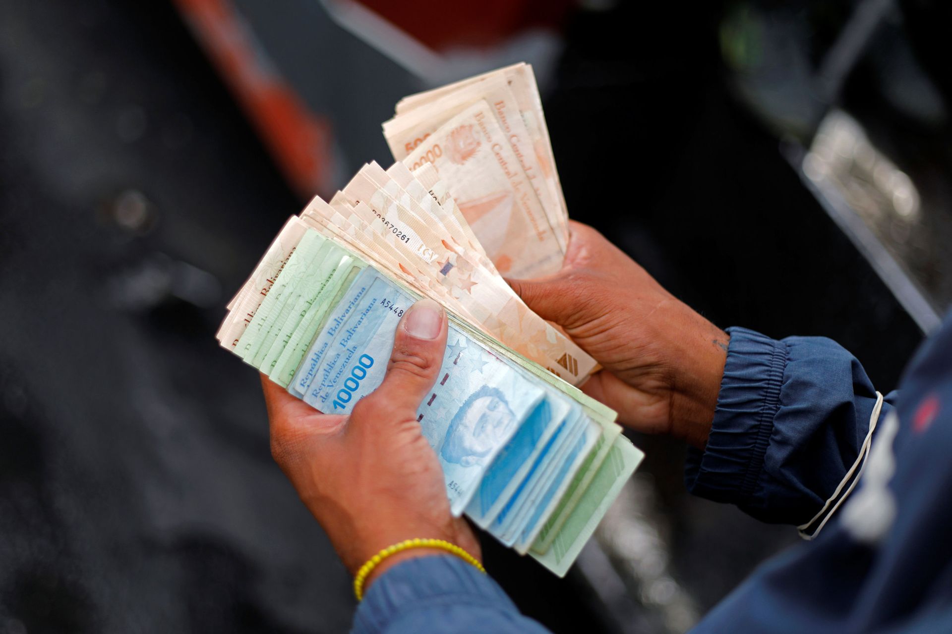 Venezuela Reportedly Intensifies Push to Introduce 'Digital Bolivar' Amid Hyperinflation Venezuela Reportedly Intensifies Push to Introduce 'Digital Bolivar' Amid Hyperinflation - Sputnik International, 1920, 16.03.2021