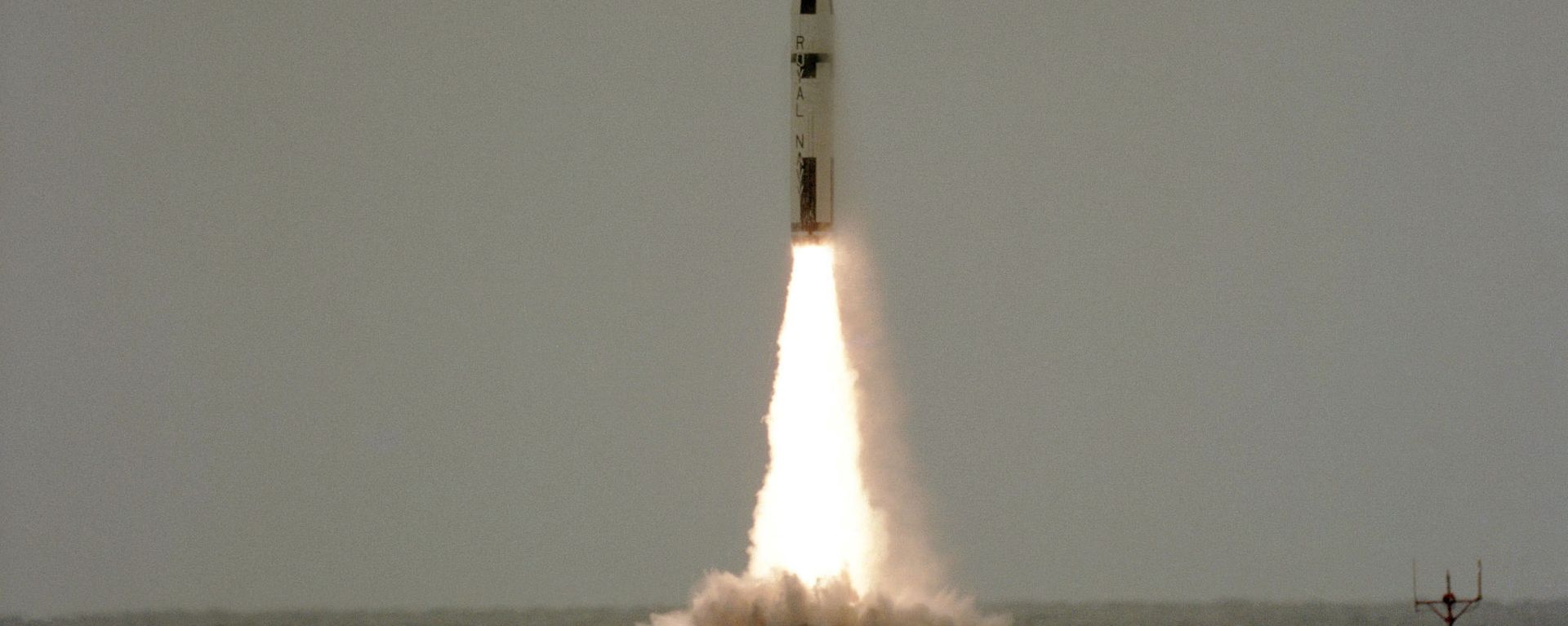 A Polaris missile lifts off after being fired from the submerged British nuclear-powered ballistic missile submarine HMS Revenge (S27) off the coast of Florida (USA) near Cape Canaveral Air Force Station A Polaris missile lifts off after being fired from the submerged British nuclear-powered ballistic missile submarine HMS Revenge (S27) off the coast of Florida (USA) near Cape Canaveral Air Force Station - Sputnik International, 1920, 16.03.2021