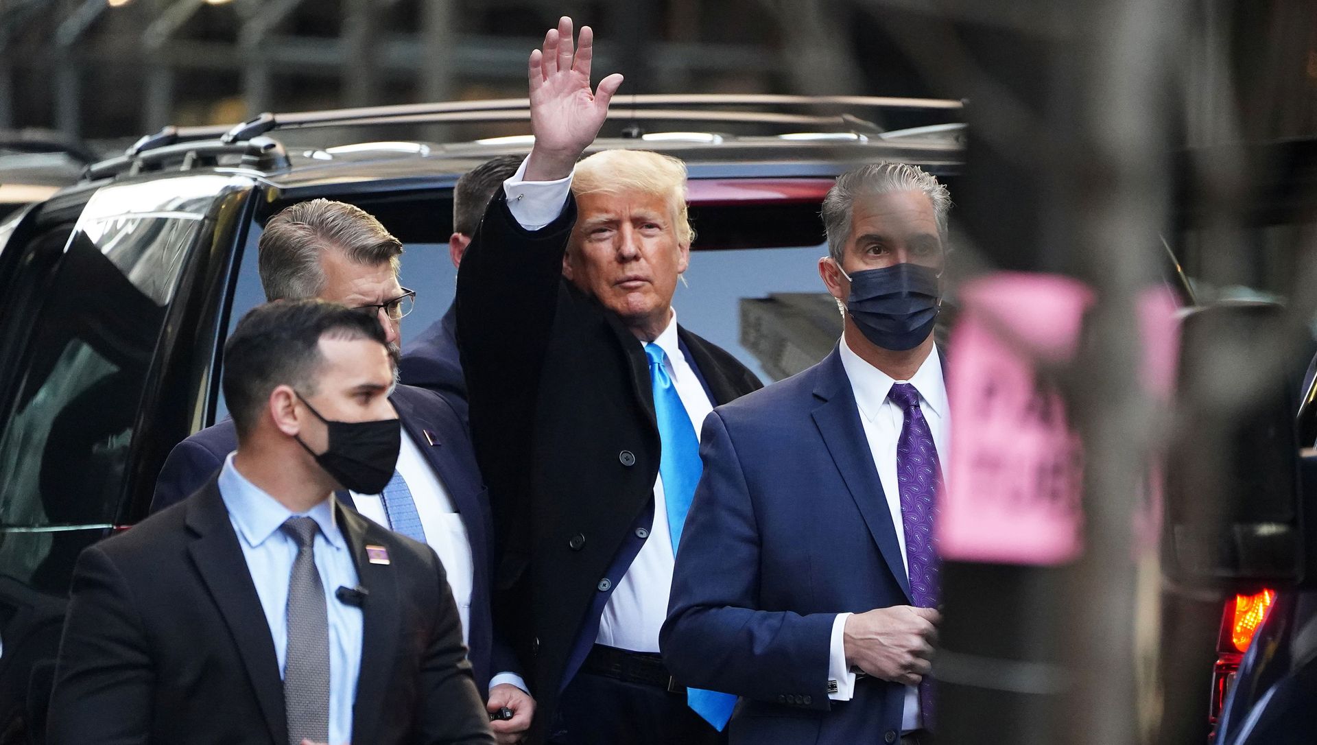 Former U.S. President Donald Trump acknowledges people as he gets in his SUV outside Trump Tower in the Manhattan borough of New York City, New York, U.S., March 9, 2021 Former U.S. President Donald Trump acknowledges people as he gets in his SUV outside Trump Tower in the Manhattan borough of New York City, New York, U.S., March 9, 2021 - Sputnik International, 1920, 17.03.2021
