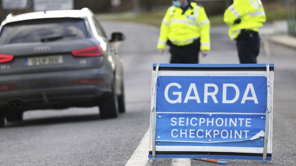 Garda Siochana (Irish Police), patrol a checkpoint close to the Irish border in Ravensdale, Ireland, Monday, Feb. 8, 2021.  - Sputnik International