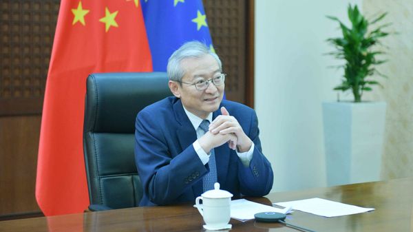 Ambassador Zhang Ming, Head of the Chinese Mission to the EU, gives an interview to CGTN Europe correspondent Nawied Jabarkhyl in June 2020 - Sputnik International