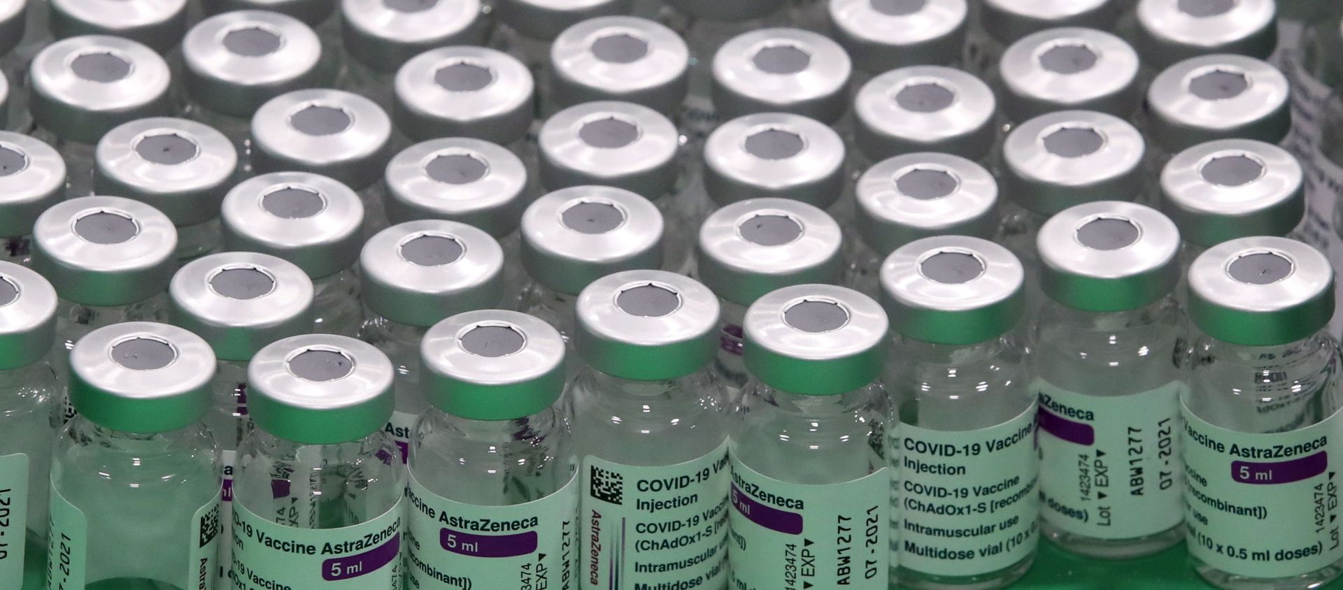 Empty vials of Oxford/AstraZeneca's COVID-19 vaccine are seen at a vaccination centre in Antwerp, Belgium, 18 March 2021. REUTERS/Yves Herman Empty vials of Oxford/AstraZeneca's COVID-19 vaccine are seen at a vaccination centre in Antwerp, Belgium, 18 March 2021. REUTERS/Yves Herman - Sputnik International, 1920, 07.05.2021