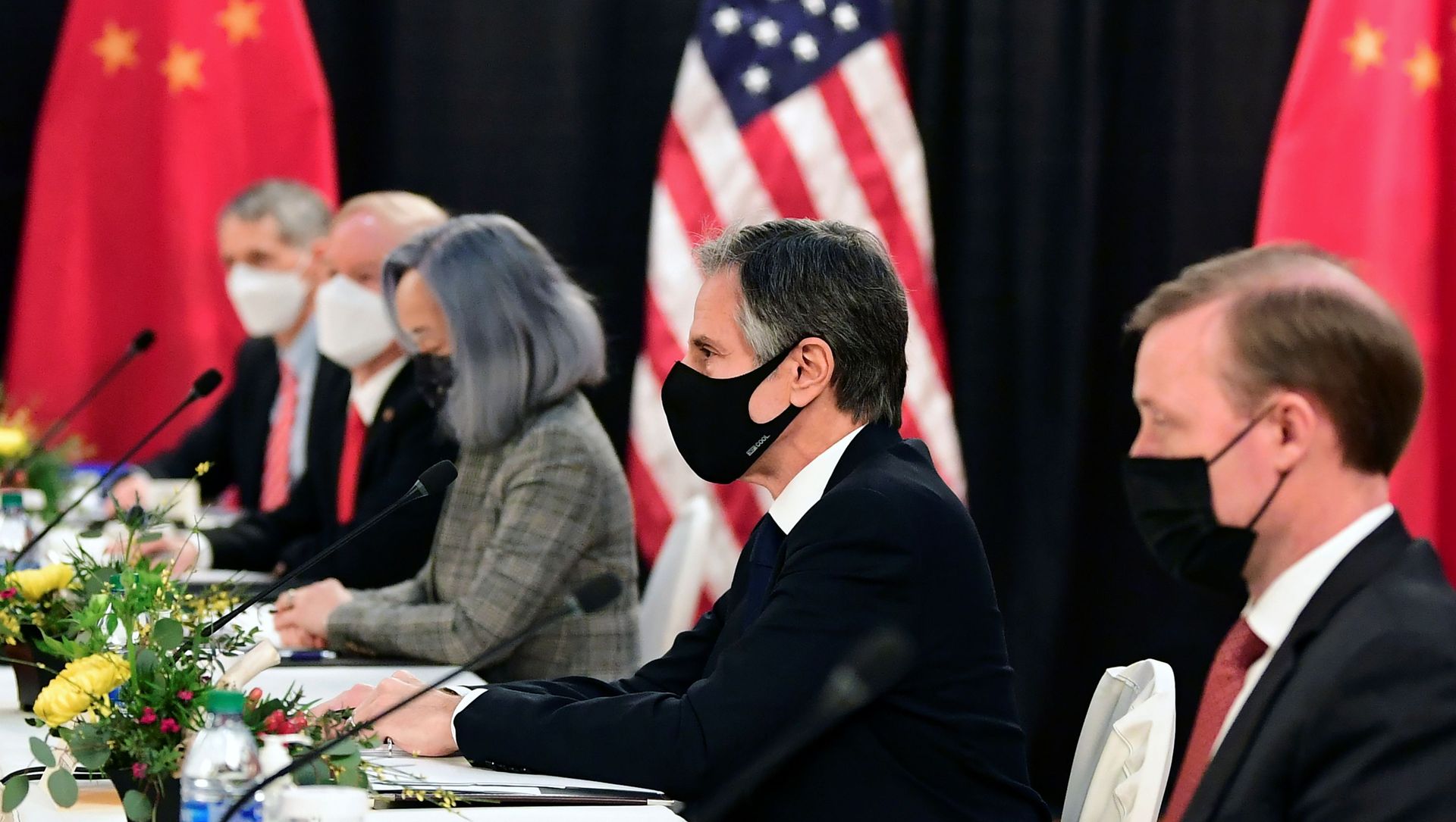 The U.S. delegation led by Secretary of State Antony Blinken (C) and flanked by National Security Advisor Jake Sullivan (R), face their Chinese counterparts at the opening session of U.S.-China talks at the Captain Cook Hotel in Anchorage, Alaska on March 18, 2021. The U.S. delegation led by Secretary of State Antony Blinken (C) and flanked by National Security Advisor Jake Sullivan (R), face their Chinese counterparts at the opening session of U.S.-China talks at the Captain Cook Hotel in Anchorage, Alaska on March 18, 2021. - Sputnik International, 1920, 03.05.2021