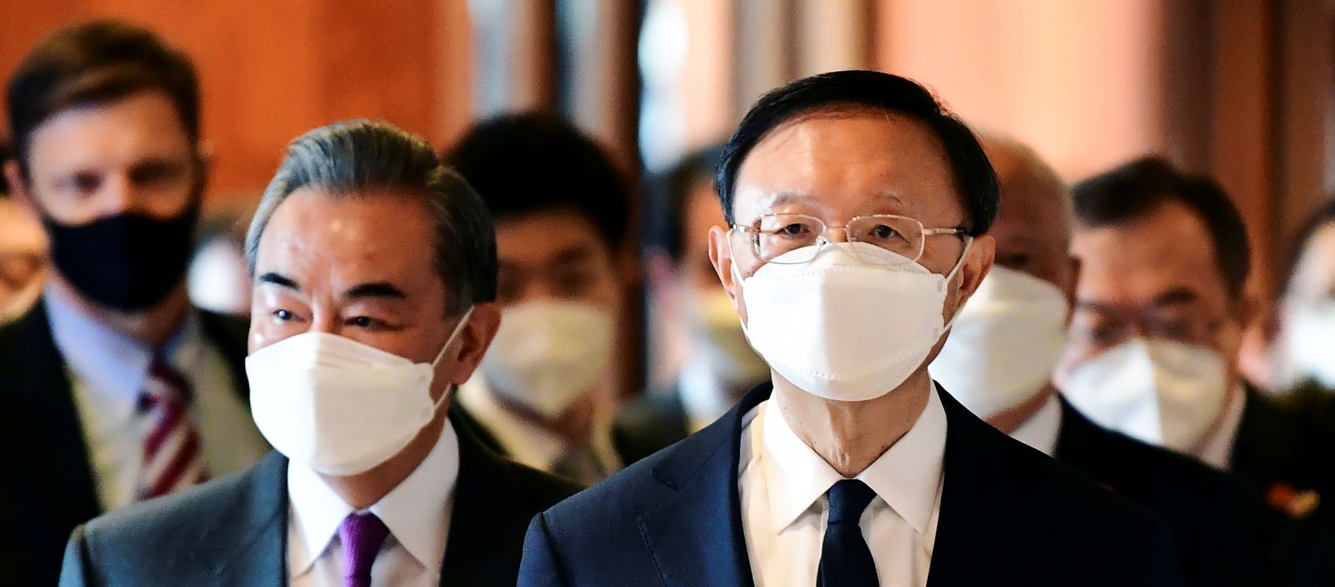 Yang Jiechi (R), director of the Central Foreign Affairs Commission Office for China, and Wang Yi (L), China's State Councilor and Foreign Minister, arrive for a meeting with U.S. counterparts at the opening session of U.S.-China talks at the Captain Cook Hotel in Anchorage, Alaska, U.S. March 18, 2021. Yang Jiechi (R), director of the Central Foreign Affairs Commission Office for China, and Wang Yi (L), China's State Councilor and Foreign Minister, arrive for a meeting with U.S. counterparts at the opening session of U.S.-China talks at the Captain Cook Hotel in Anchorage, Alaska, U.S. March 18, 2021. - Sputnik International, 1920, 19.03.2021
