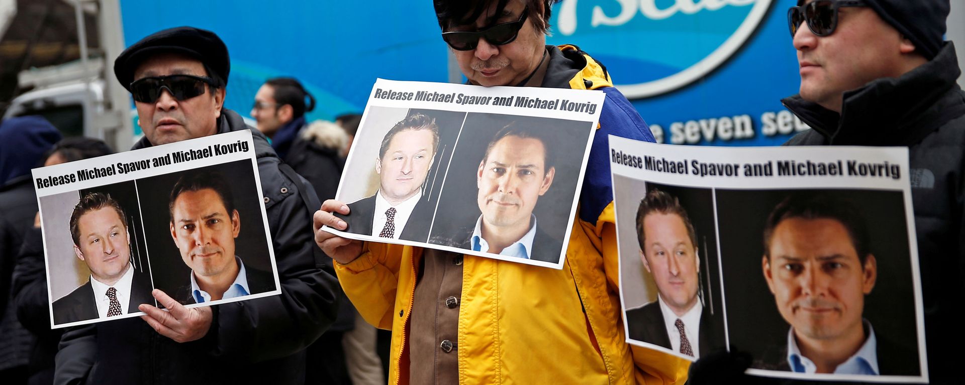 People hold placards calling for China to release Canadian detainees Michael Spavor and Michael Kovrig outside a court hearing for Huawei Technologies Chief Financial Officer Meng Wanzhou at the B.C. Supreme Court in Vancouver, British Columbia, Canada, March 6, 2019. People hold placards calling for China to release Canadian detainees Michael Spavor and Michael Kovrig outside a court hearing for Huawei Technologies Chief Financial Officer Meng Wanzhou at the B.C. Supreme Court in Vancouver, British Columbia, Canada, March 6, 2019. - Sputnik International, 1920, 25.09.2021