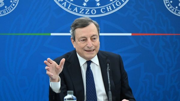 Italy's Prime Minister Mario Draghi speaks during a news conference after a cabinet meeting in Rome, Italy, March 19, 2021. - Sputnik International