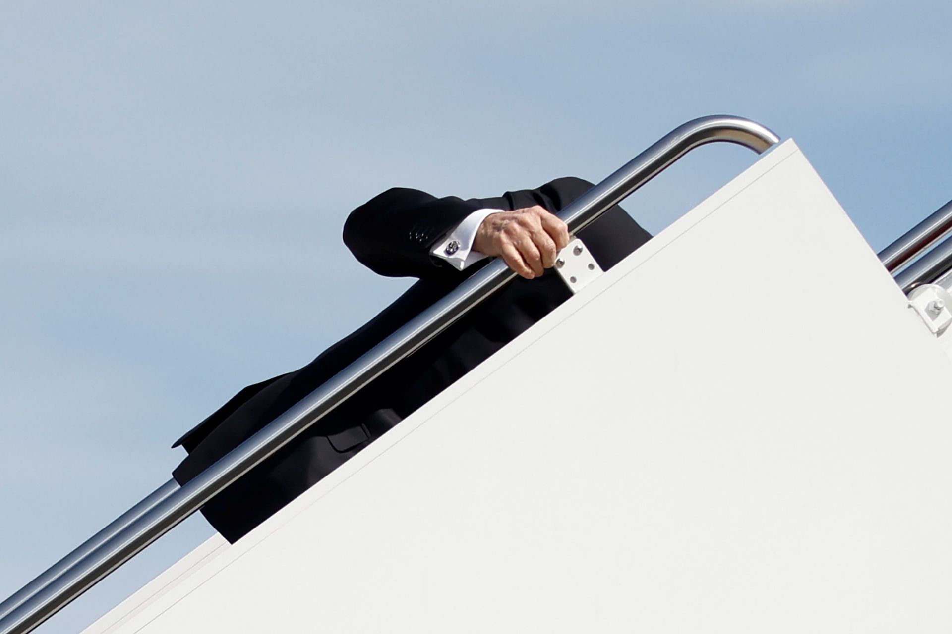 From ‘President Harris’ to Tripping Up the Stairs, How Press is Blind to Joe Biden ‘Senior Episodes’ - Sputnik International, 1920, 21.03.2021