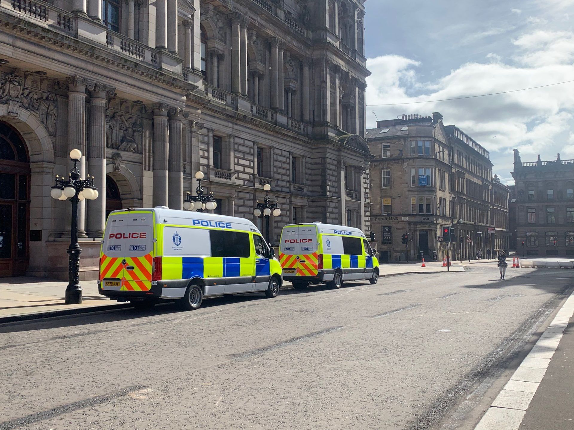 Celtic and Rangers Fans Comply With 'Stay-at-Home' Orders Amid Massive Police Operation in Glasgow Celtic and Rangers Fans Comply With 'Stay-at-Home' Orders Amid Massive Police Operation in Glasgow - Sputnik International, 1920, 21.03.2021