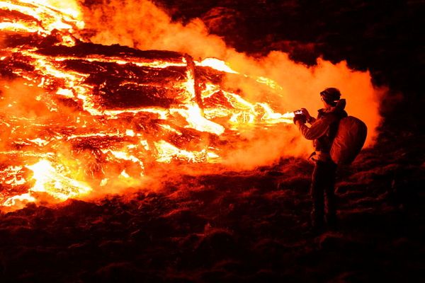 Volcano Erupts in Iceland: Rivers of Lava Create Extraordinary Landscapes - Sputnik International