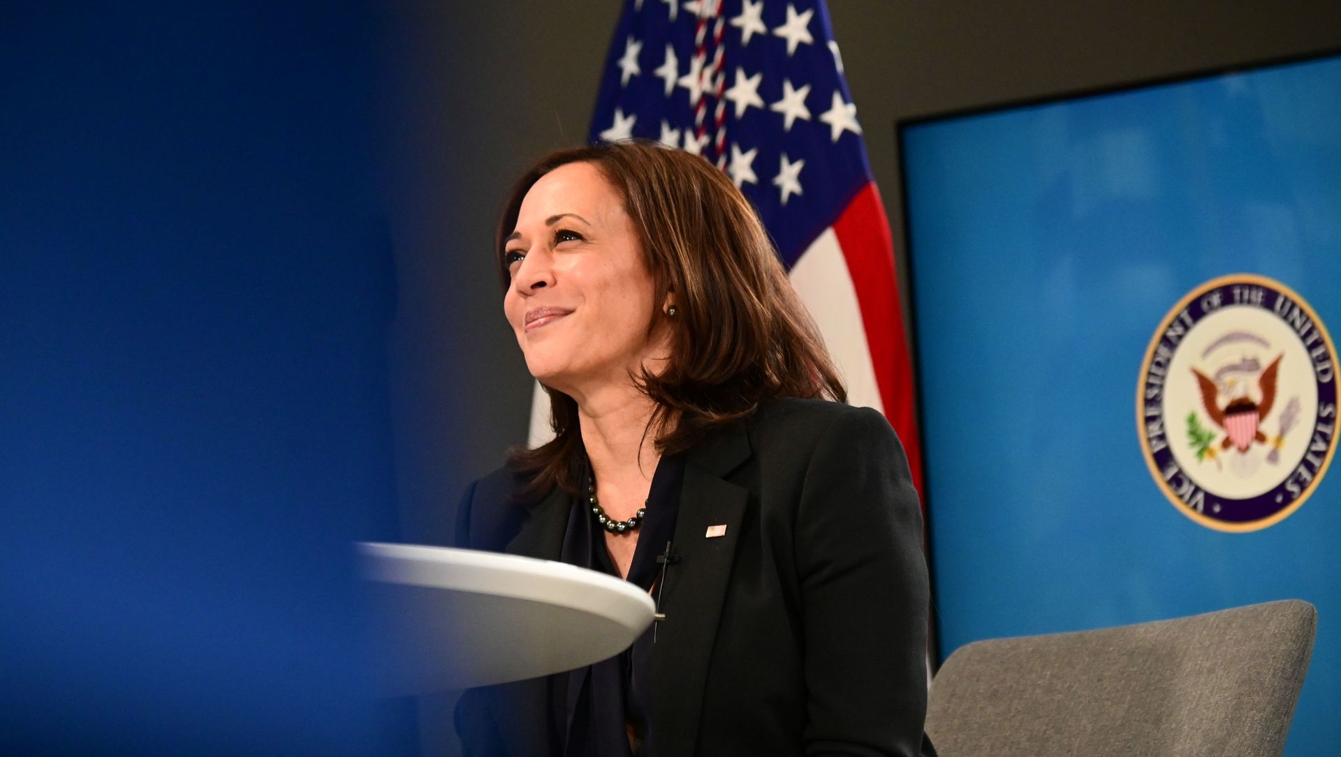 US Vice President Kamala Harris participates in a virtual meeting to discuss the newly-signed American Rescue Plan, COVID-19 relief legislation, at the White House in Washington, 11 March 2021 US Vice President Kamala Harris participates in a virtual meeting to discuss the newly-signed American Rescue Plan, COVID-19 relief legislation, at the White House in Washington, 11 March 2021 - Sputnik International, 1920, 29.03.2021