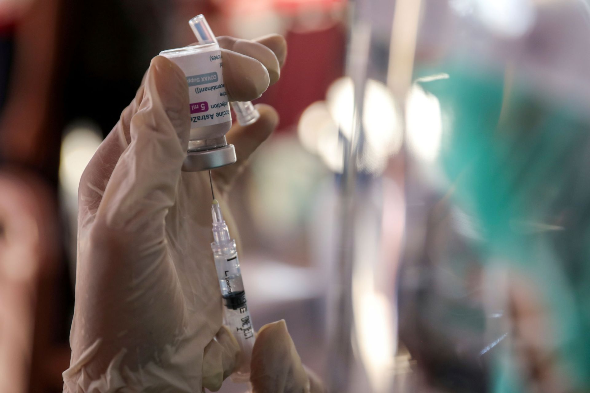 UK Regulator Advises People Under 40 to Use Vaccines Other Than AstraZeneca UK Regulator Advises People Under 40 to Use Vaccines Other Than AstraZeneca - Sputnik International, 1920, 07.05.2021