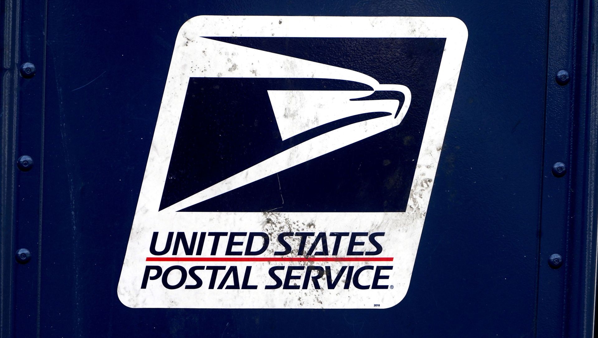 FILE PHOTO: The U.S. Postal Service (USPS) logo is pictured on a mail box in the Manhattan borough of New York City, New York, U.S., August 21, 2020. REUTERS/Carlo Allegri/File Photo FILE PHOTO: The U.S. Postal Service (USPS) logo is pictured on a mail box in the Manhattan borough of New York City, New York, U.S., August 21, 2020. REUTERS/Carlo Allegri/File Photo - Sputnik International, 1920, 21.04.2021