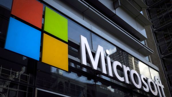 A Microsoft logo is seen on an office building in New York City - Sputnik International